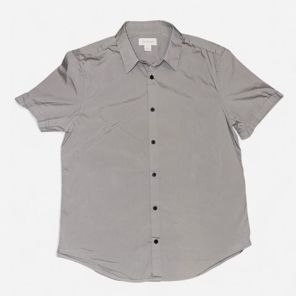 Calvin Klein Grey Short Sleeve Button Up Collared Shirt; Size MEDIUM